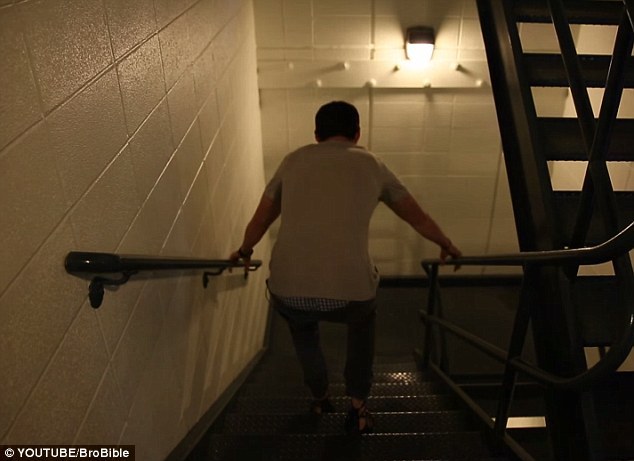 穿着10厘米高跟鞋走一天,这个男生说痛得想杀人