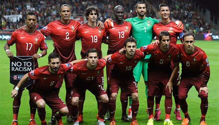 在葡萄牙晋级欧洲杯后,C罗用一顿大餐庆祝了胜