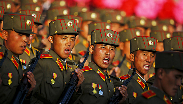 【图集】朝鲜阅兵展示两款神秘武器 金正恩豪言可应付