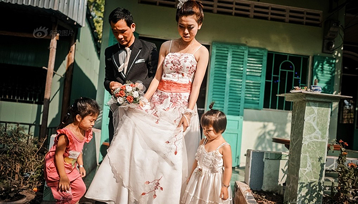 越南新娘婚纱_越南新娘