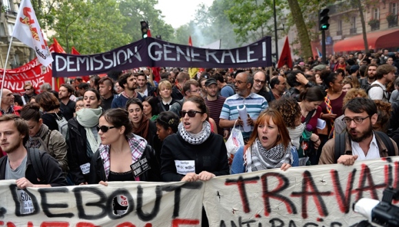 巴黎反劳动法改革游行出现打砸烧 29名警察受