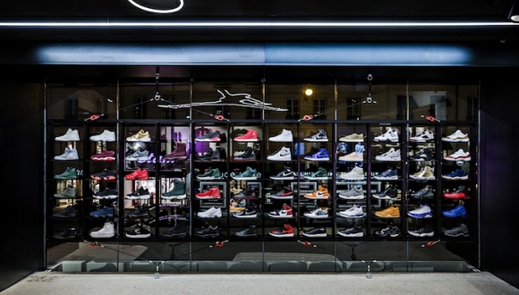 nike sneaker store near me