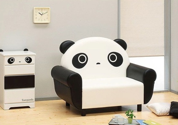 日本玩偶创作公司san-x最近推出了猫咪和熊猫造型沙发.