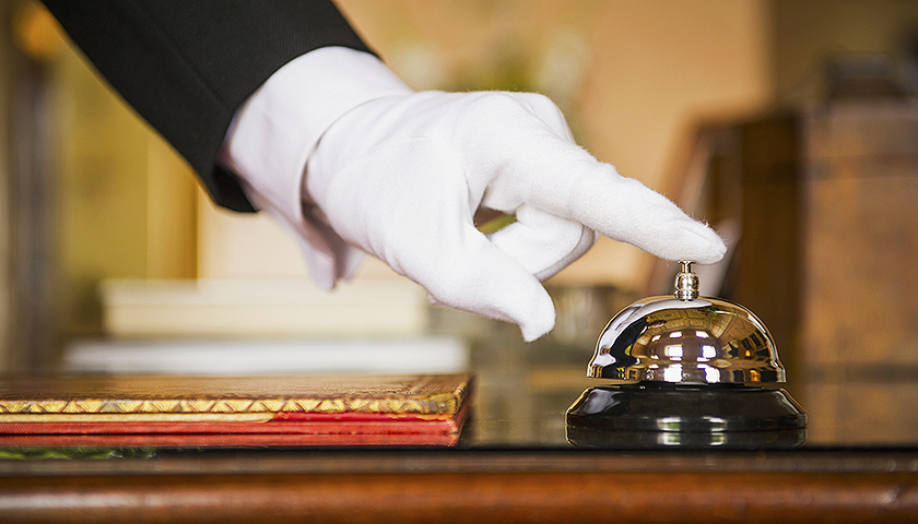 下行拐点已经出现?4月财新服务业PMI降至11个