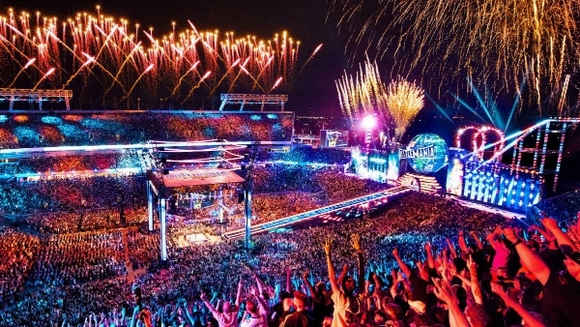 举办城市眼里的香饽饽 WWE摔跤狂热大赛奥兰