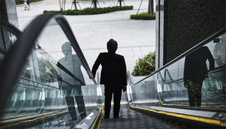 中纪委曝光11起案例:纪检组长大办女儿婚宴违