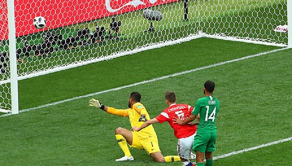 世界杯首战俄罗斯5-0大胜沙特 捍卫东道主揭幕
