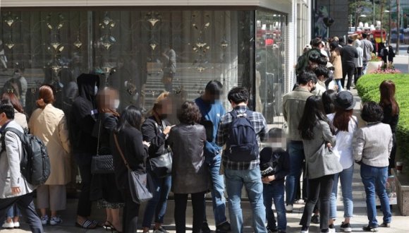 chanel涨价引发排队抢购,韩国首尔政府考虑颁发行政令