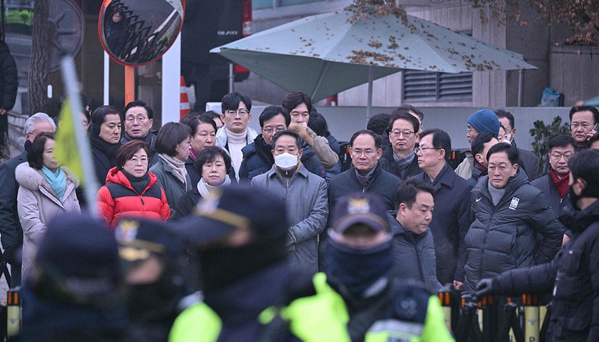 韩国法院再对尹锡悦签逮捕令，对峙戏码将重新上演 · 天下