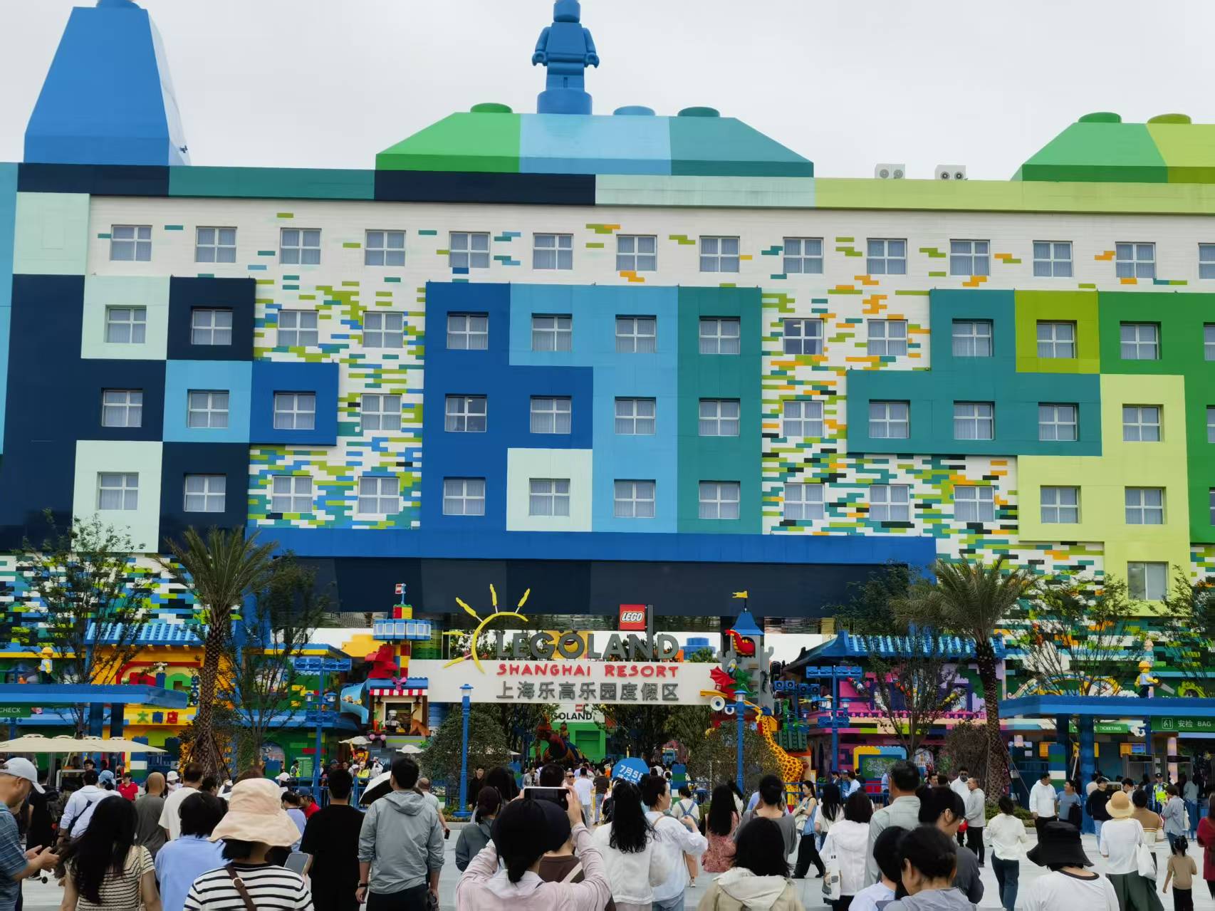 乐高乐园超9000万税惠背后：上海税务如何支撑2400亿元重大项目？｜营在上海|界面新闻