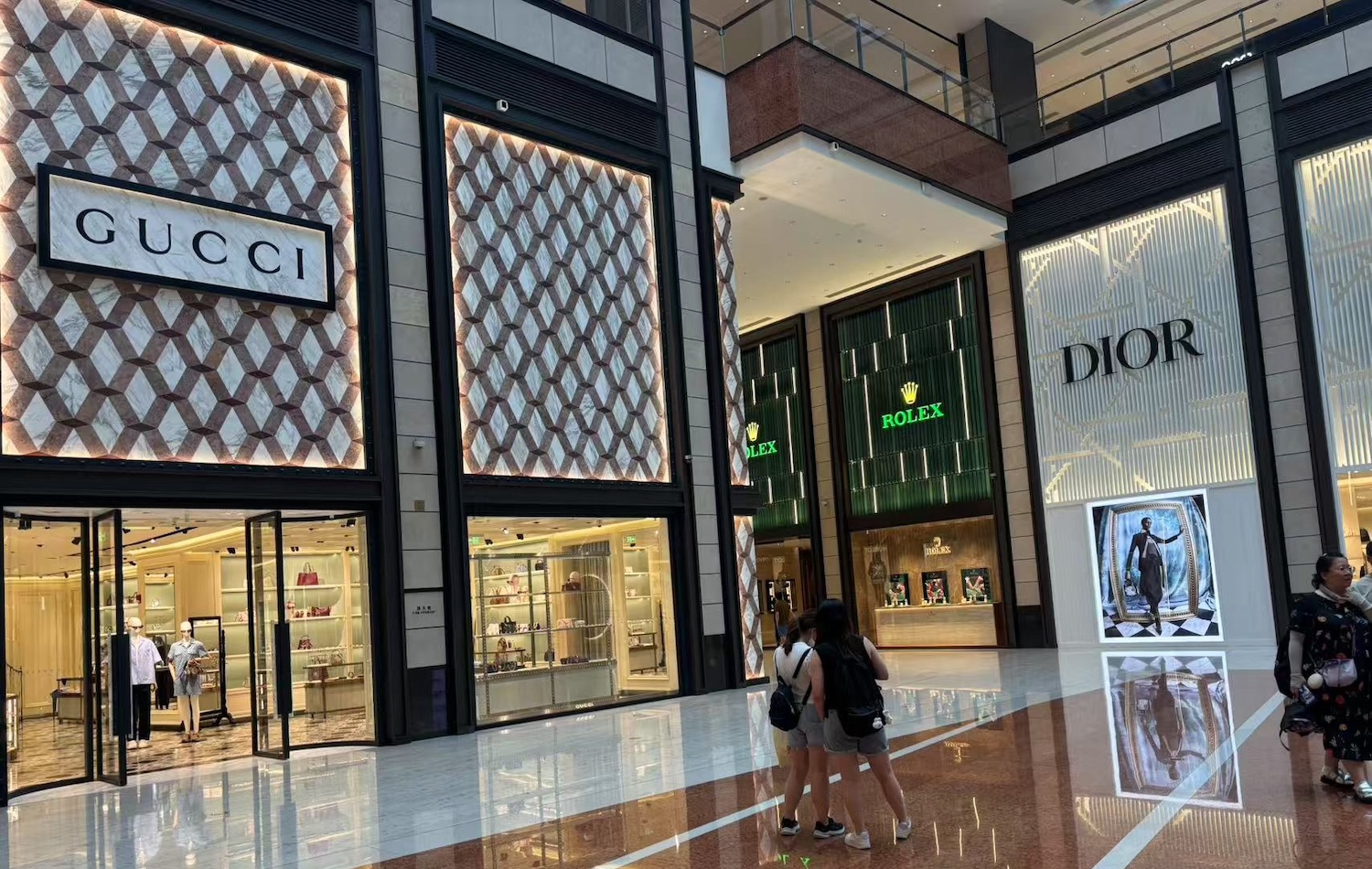 奢侈品牌收缩二线城市门店