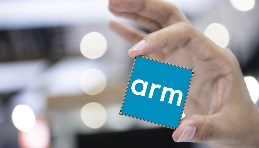 客户将变对手？Arm自研芯片消息落地，股价跌超8%|界面新闻 · 科技