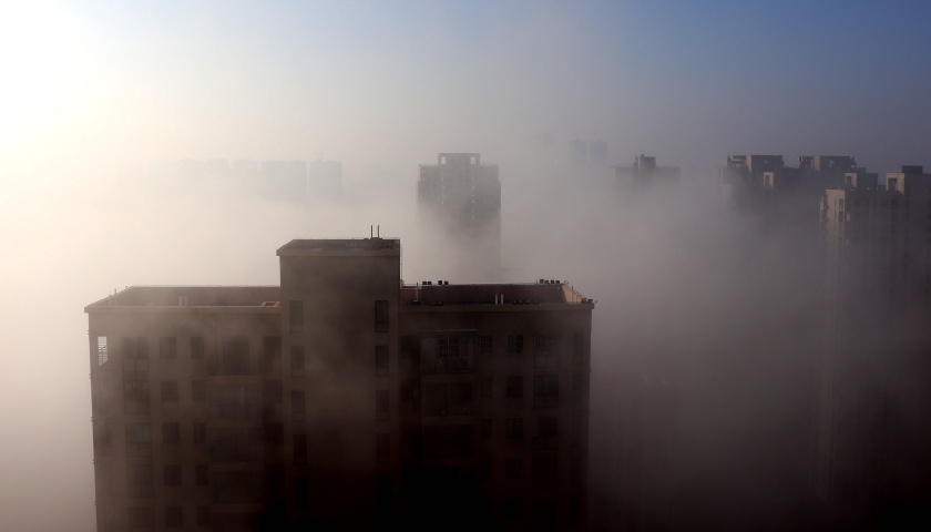 京津冀遭遇今年秋冬季首次PM2.5污染过程,河北中南部多城市出现重污染 京津冀遭遇今年秋冬季首次PM2.5污染过程,河北中南部多城市出现重污染