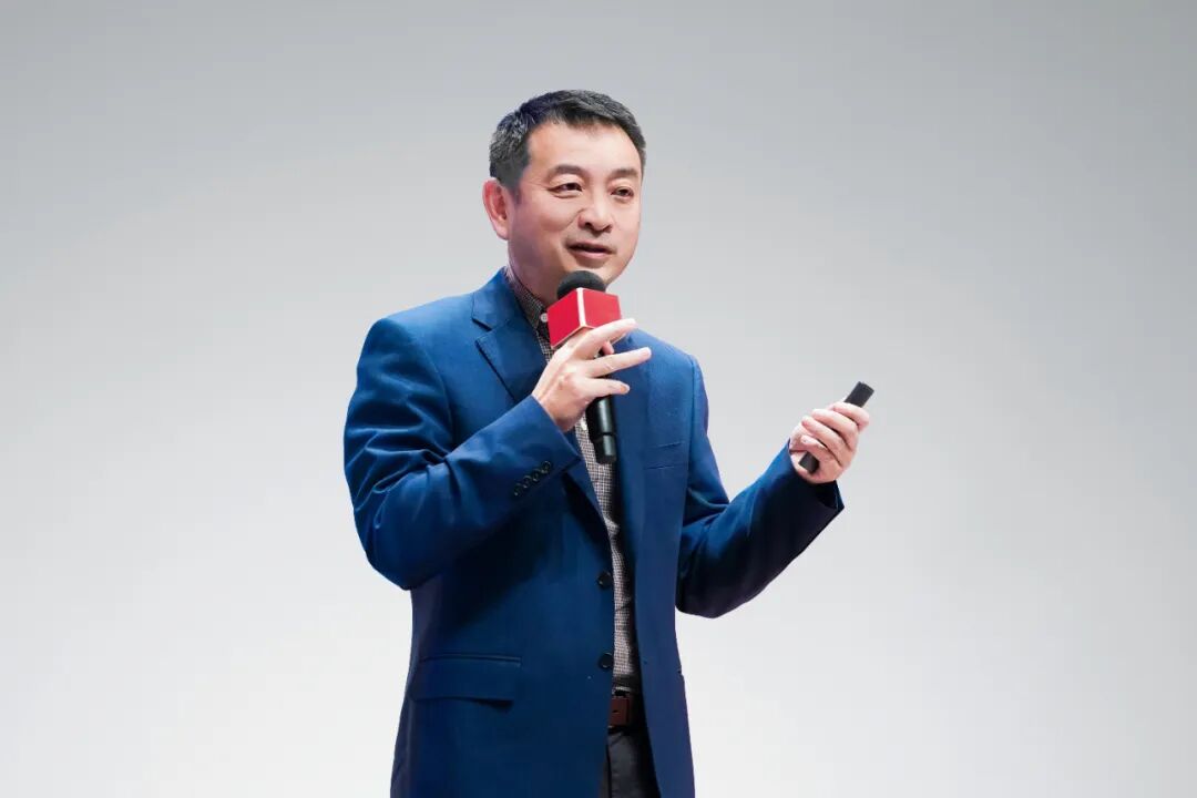 中国首个个人生育基金会设立：梁建章投5亿港元支持生育