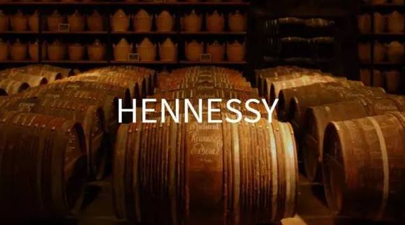 LVMH集团:眼花缭乱的全球奢侈品之王|界面新闻JMedia