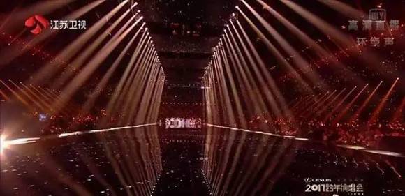 江苏卫视跨年"白金演唱会"情怀匠心,荔枝网台直播再近