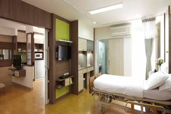 TA去了泰国却没发朋友圈,你就别追问了|界面新