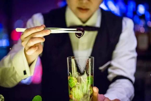 周五不喝酒,人生路白走:京沪两地城中酒吧推荐