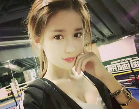 约会时女生穿多穿少,分别暗示了什么?|界面新闻JMedia