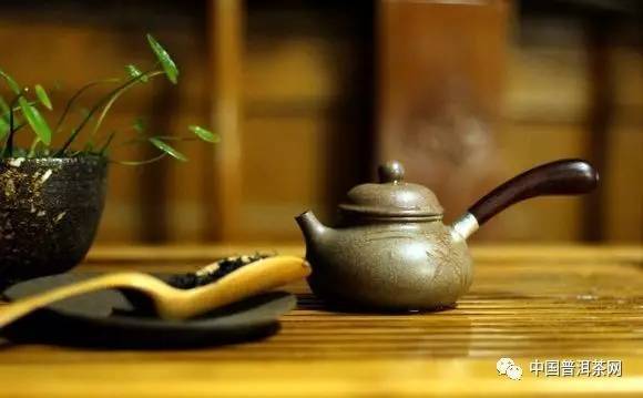 夏天喝绿茶真的好吗?|界面新闻JMedia