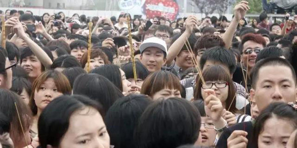 左拥郭碧婷、右抱刘亦菲,曾轶可才是真正的女