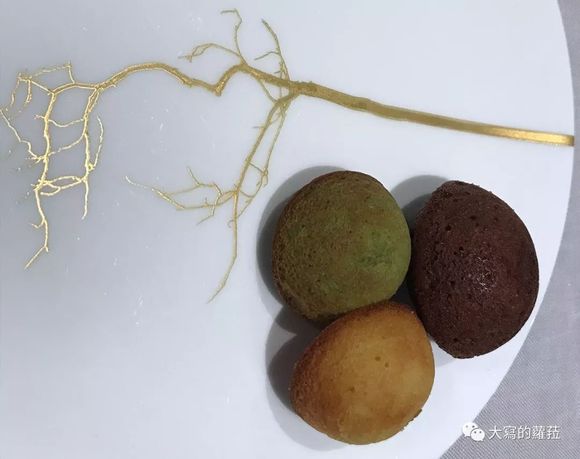 有时候你需要的只是一个不由分说的亲吻与拥抱