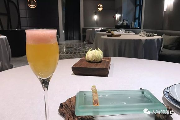 有时候你需要的只是一个不由分说的亲吻与拥抱