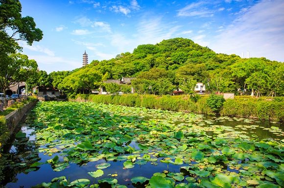 招宝山旅游风景区是宁波市十大风景游览区之一,是宁波市集自然风光