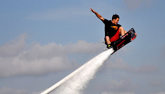 hoverboard "悬浮滑板"