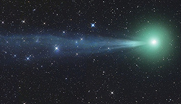 Lovejoy彗星掠过北半球，惊艳了摄影师