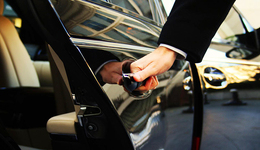 【深度】对抗Uber滴滴 神州专车准备走高端商务路线了
