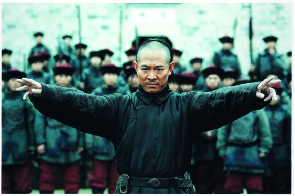 排名第8的是广东出生的刘家辉,他出身武术世家,练就了一身童子功.