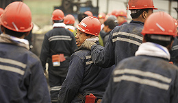 中国政府将拿出1000亿元资金 分流安置钢铁煤炭行业180万名职工