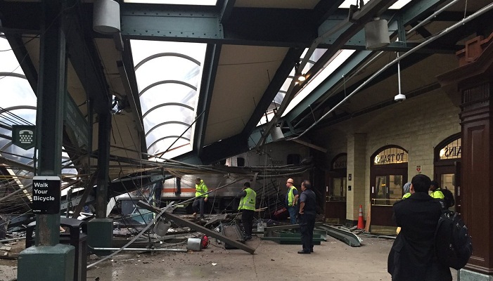 美国新泽西州通勤火车出轨撞上站台 致1人死亡