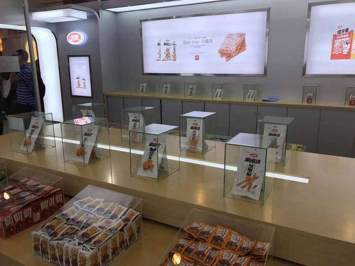 卫龙辣条能称霸美食界，不是没有道理的！