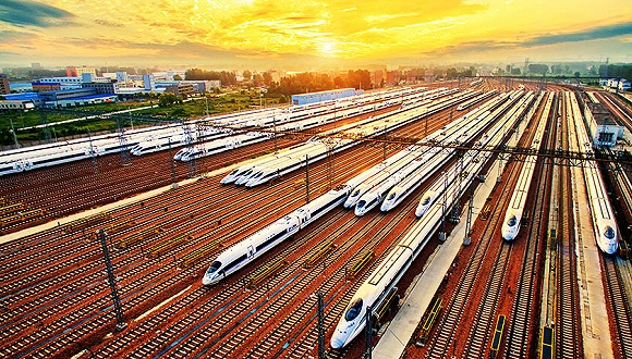 中国高速铁路里程达2.5万公里