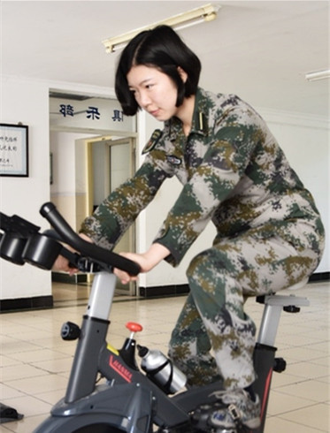 1、孙瑜阳正在进行体能训练_副本.jpg