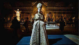 把蕾哈娜变成教皇的展览有多厉害？ 我们受邀去现场看了看
