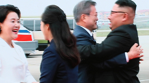 朝韩峰会打破半岛核谈僵局 英媒：为第二次金特会铺路