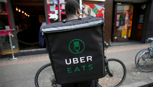Uber Eats送餐员伦敦拦路罢工， 抗议u201c赚钱太少u201d界面新闻