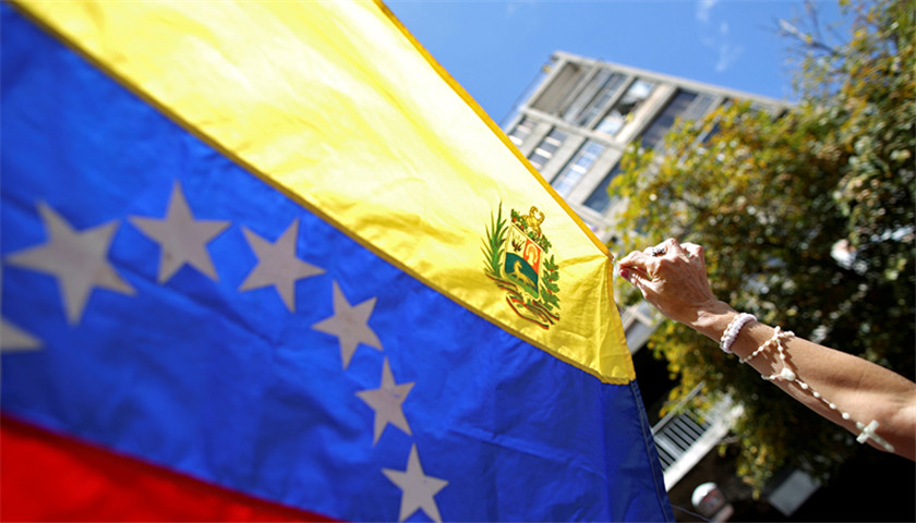 俄警告美国别干涉委内瑞拉内政,马杜罗向欧佩