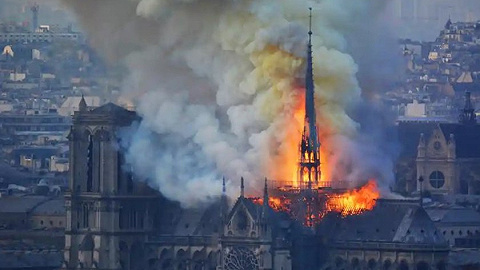 850年巴黎圣母院伤痕累累，这座哥特式杰作将如何浴火重生？