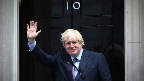 鲍里斯·约翰逊当选保守党领袖，高举脱欧大旗接任英国首相