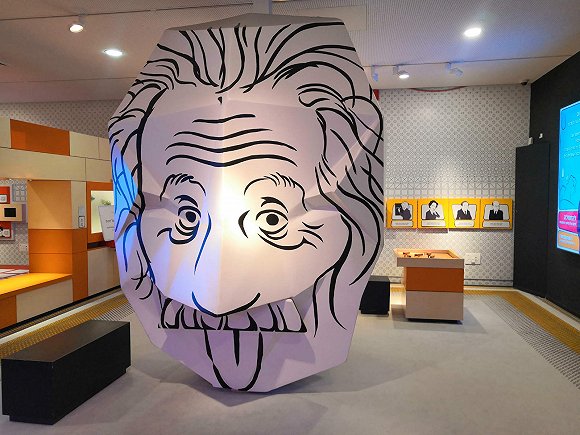 在以色列遇见爱因斯坦