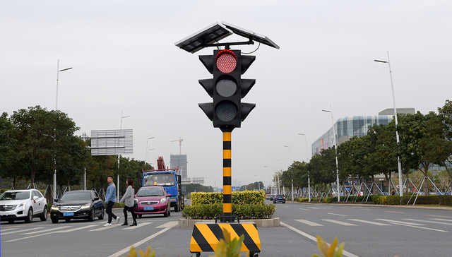 深圳给公交车 开绿灯 多个城市实施路口信号公交先行 界面新闻