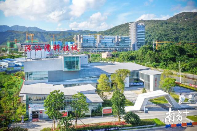 正在打造全国最大机器人小镇的深汕湾科技城