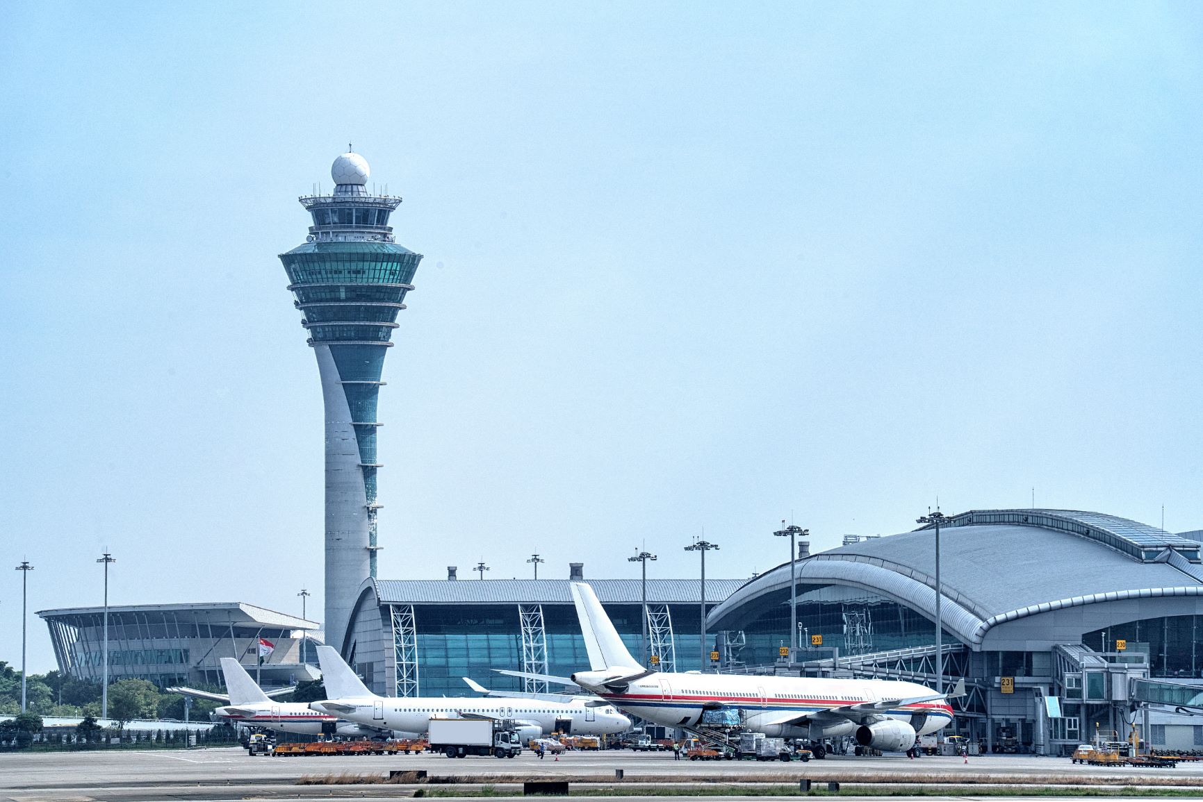 广州白云机场：网传“广州机场停机坪被飞机排放液体”视频事件发生地不在广州_支持_公众_朋友