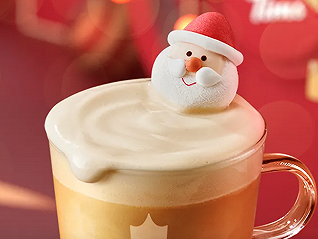 躲过星巴克红杯，也没躲过漂浮在咖啡上的圣诞老人和萌宠