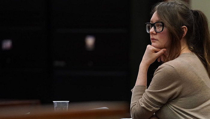 安娜·索罗金，即安娜·德尔维，出席2019年4月的审判。索罗金是Netflix一部新迷你剧的主角。图片来源：Timothy A. Clary/AFP via Getty Images(photo:JieMian)