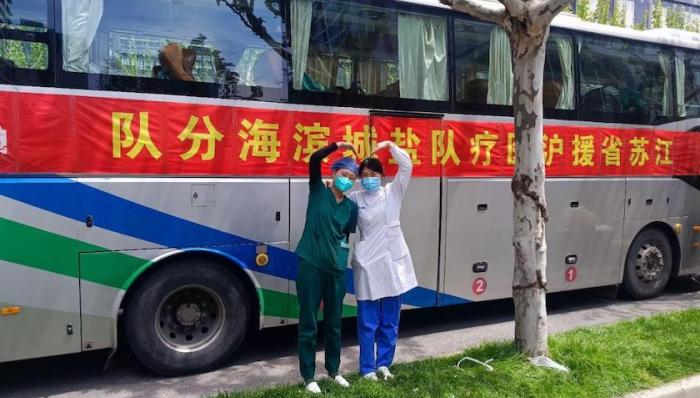 上海护士与江苏援沪护士相逢在抗疫一线，表姐妹变“战友”| 上海战疫
